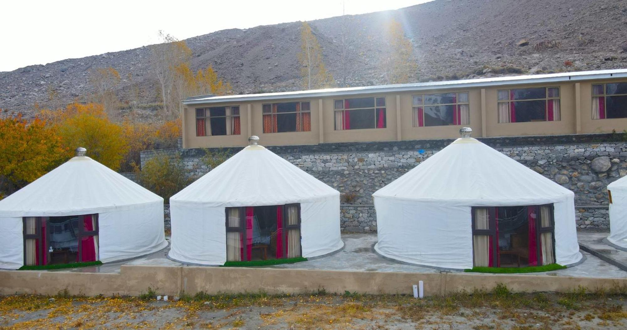 Apex Hotels And Resorts Hussaini Karimabad  Exterior foto