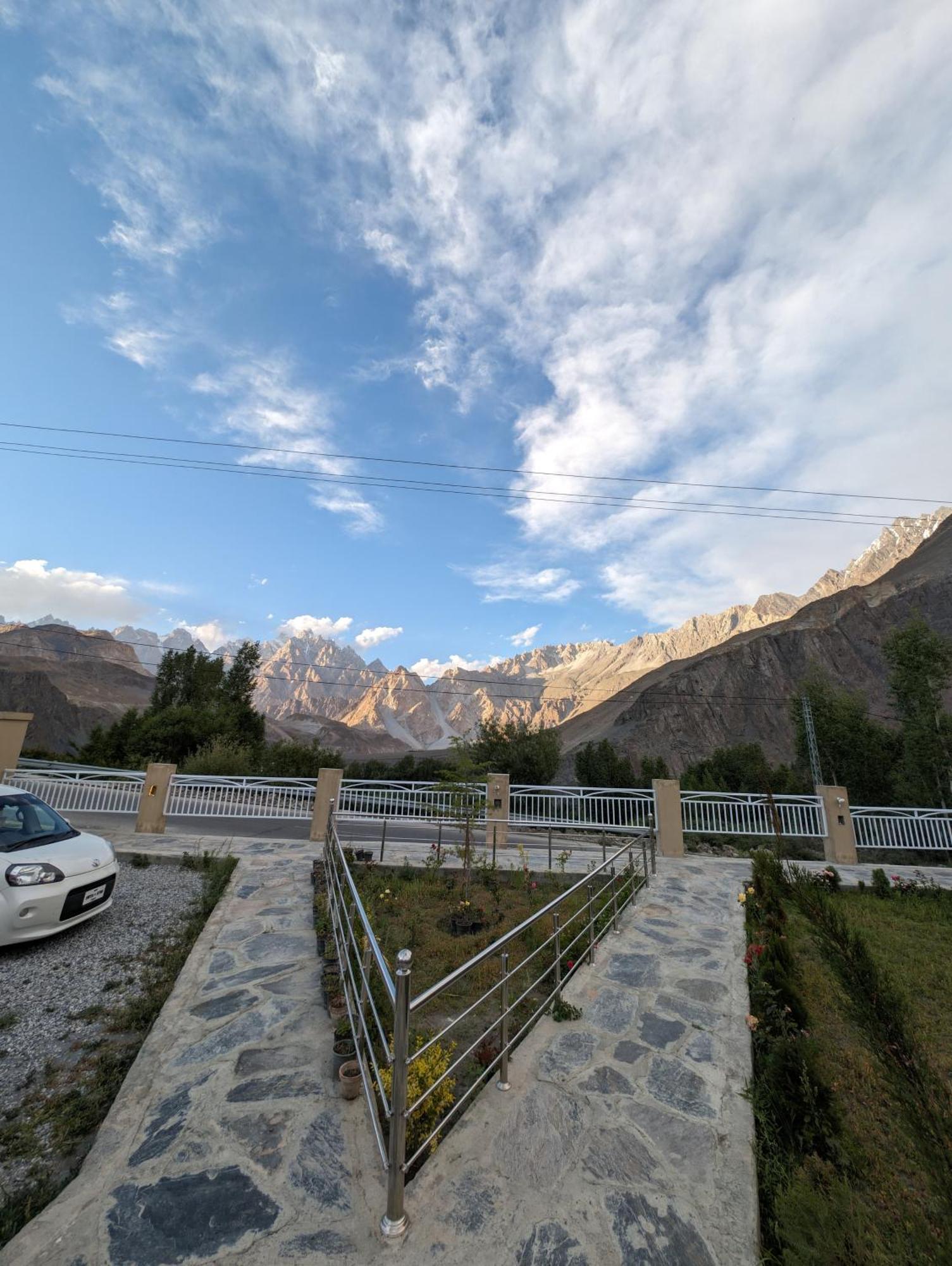 Apex Hotels And Resorts Hussaini Karimabad  Exterior foto