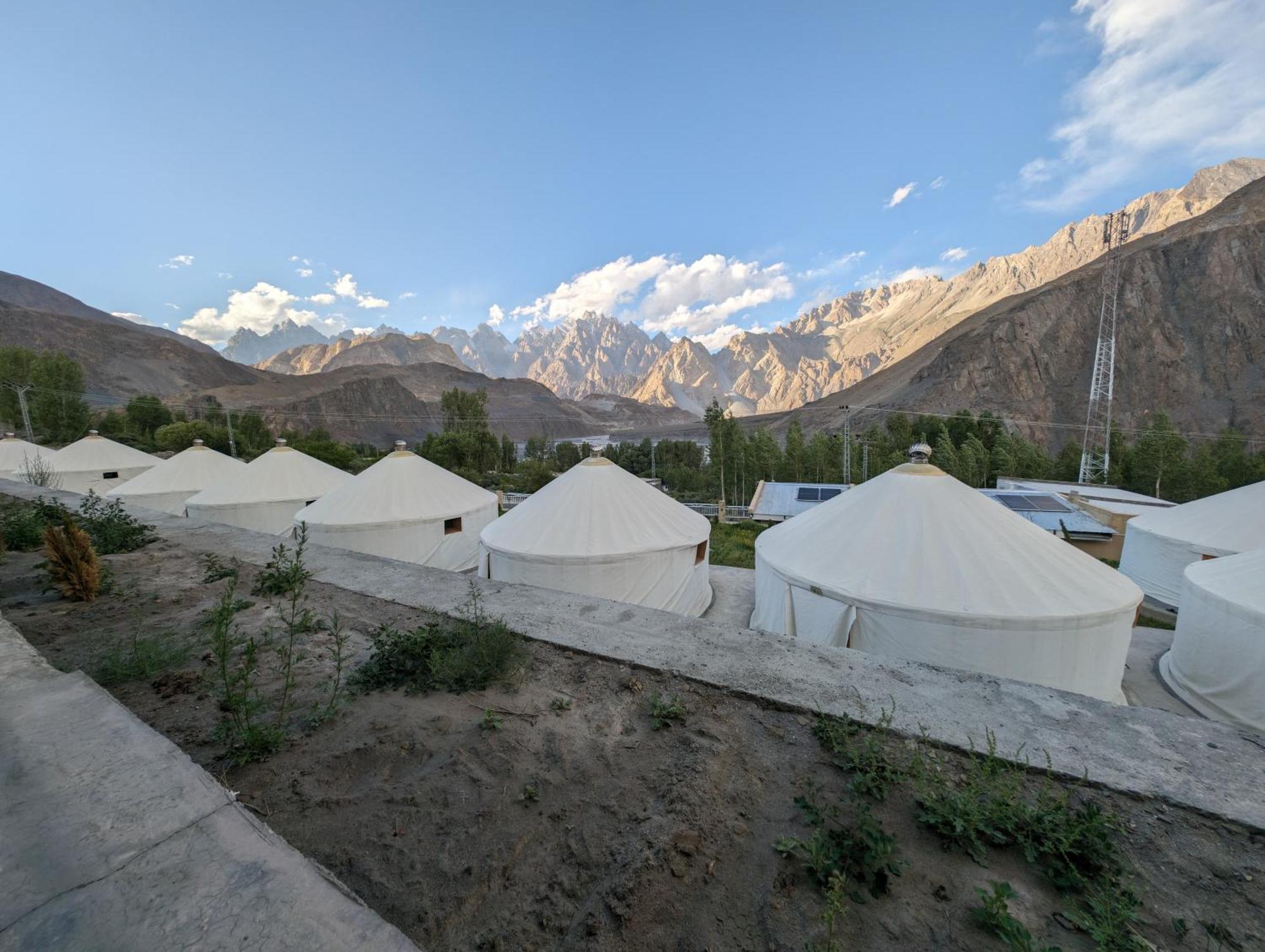 Apex Hotels And Resorts Hussaini Karimabad  Exterior foto